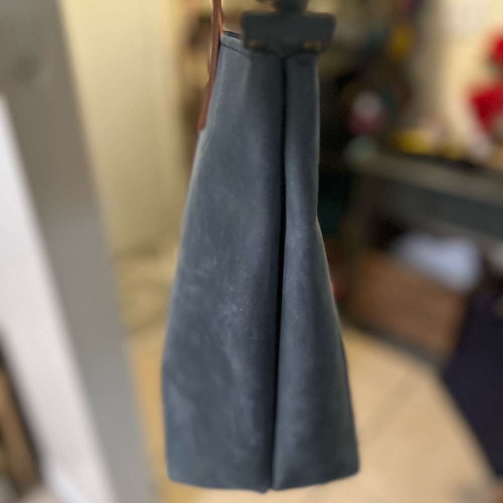 PLG med zip tote in Storm ⛈️ - Picture 6 of 7